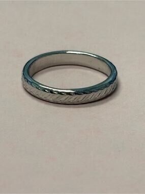 Silver Tone Etched Band Ring – Size 5.5 / 16mm – NWOT ✨